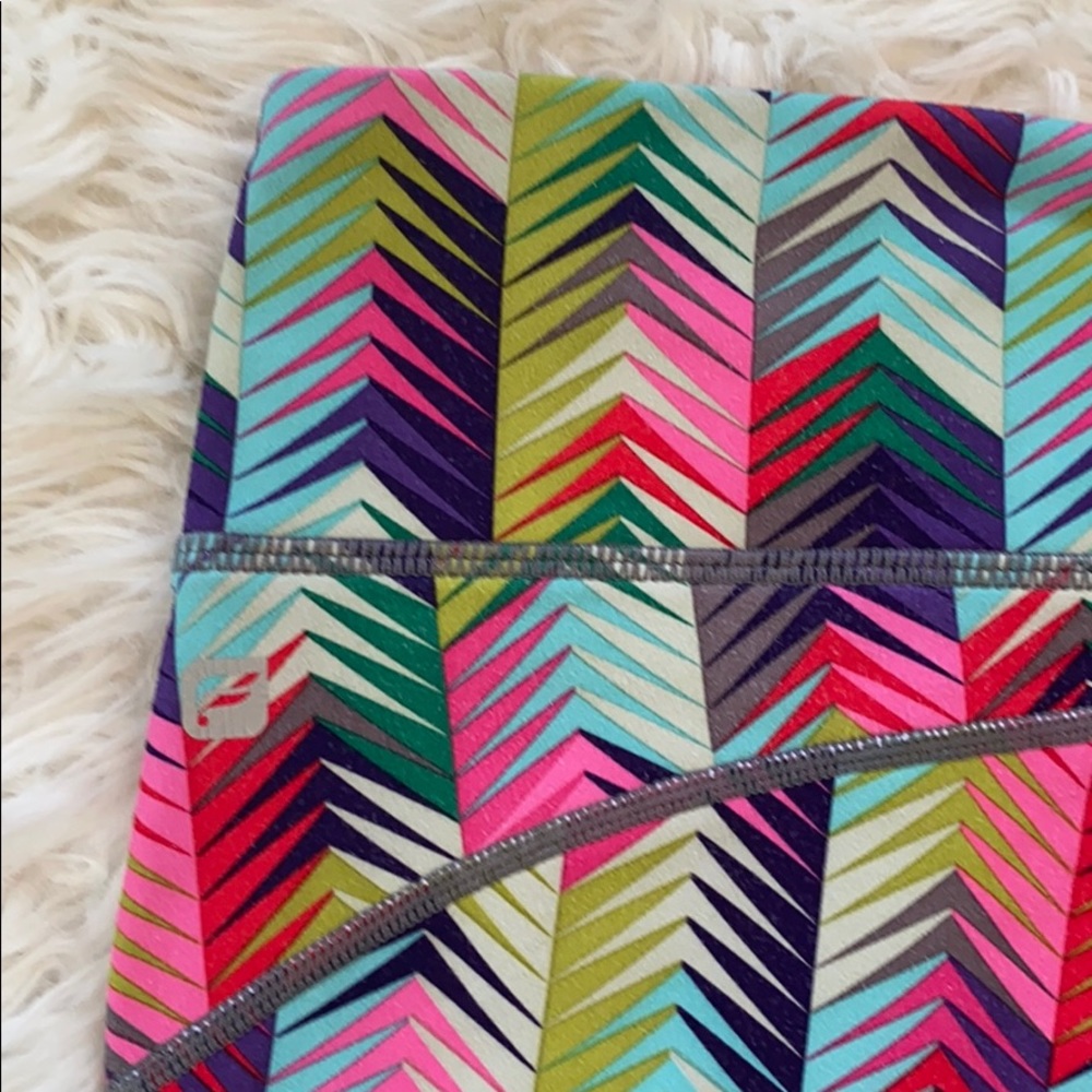 Fabletics Colorful Geometric Print Crop Leggings L - image 8
